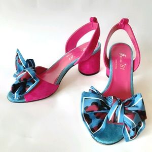 Ferca '81 fushia and blue suede bow heels